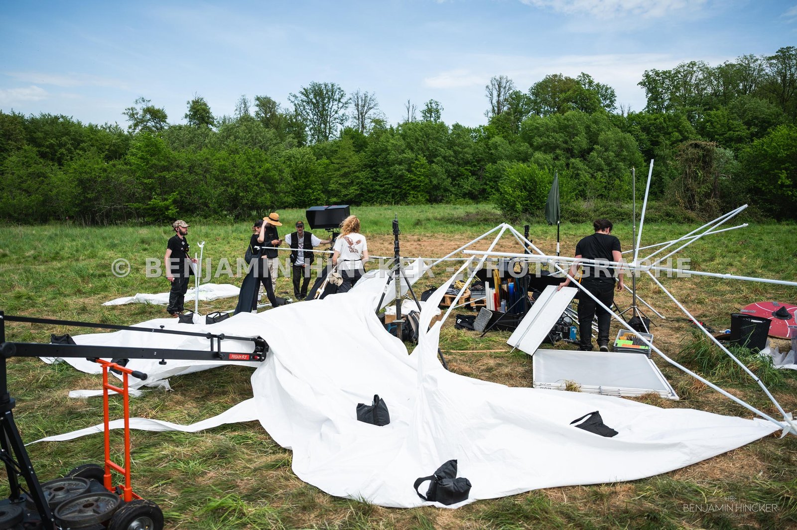 REPORTAGE - On set with BLUE MOUNT FILMS for the movie "Les Larmes du Regret" — 115